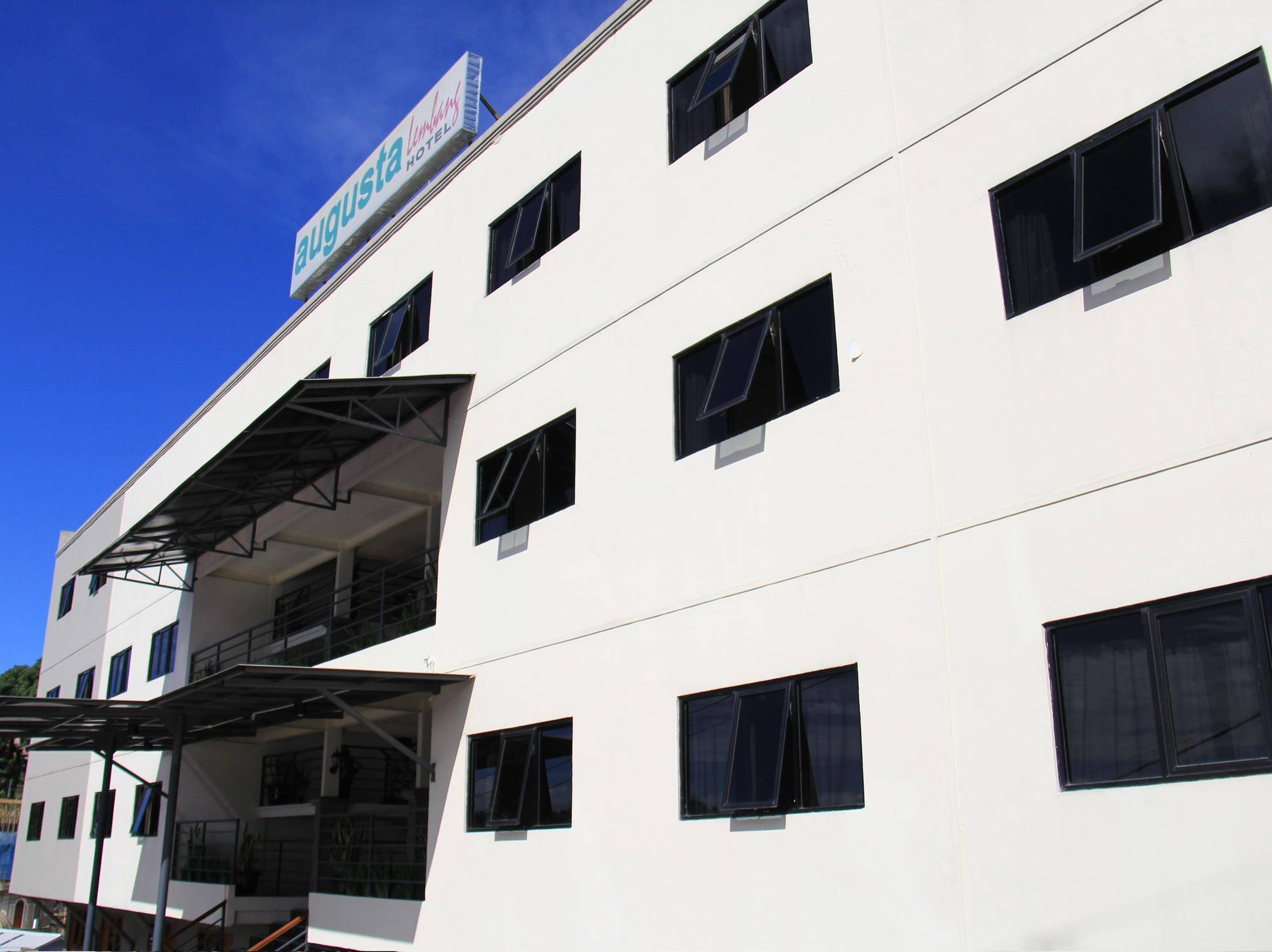 Hotel Augusta Lembang 2*